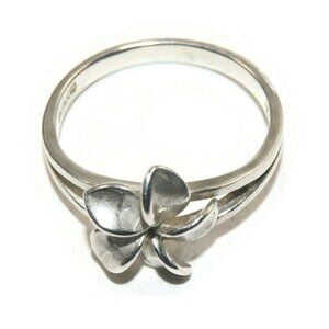 Delicate Vintage Sterling Silver Flower Size 8 1/2 Ring. Hallmarked Thailand 925